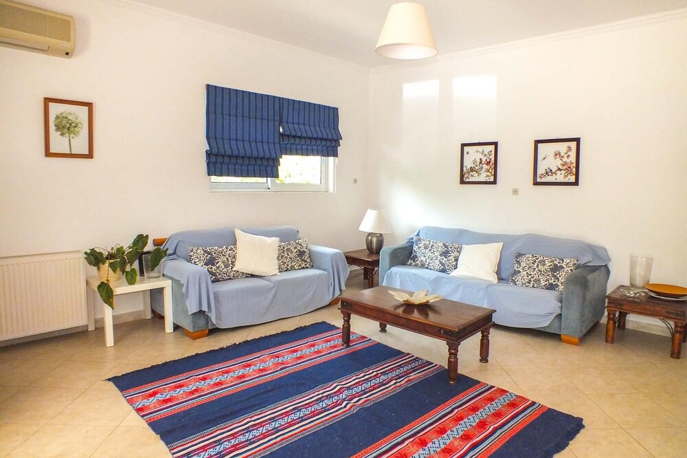 Photo of Livingroom in Neromilos