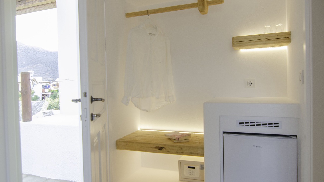 Photo of Bedroom in Ios Town