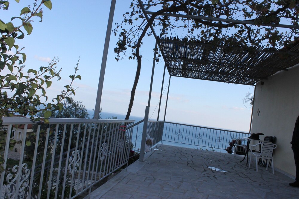 Photo of Patio Balcony in Astros