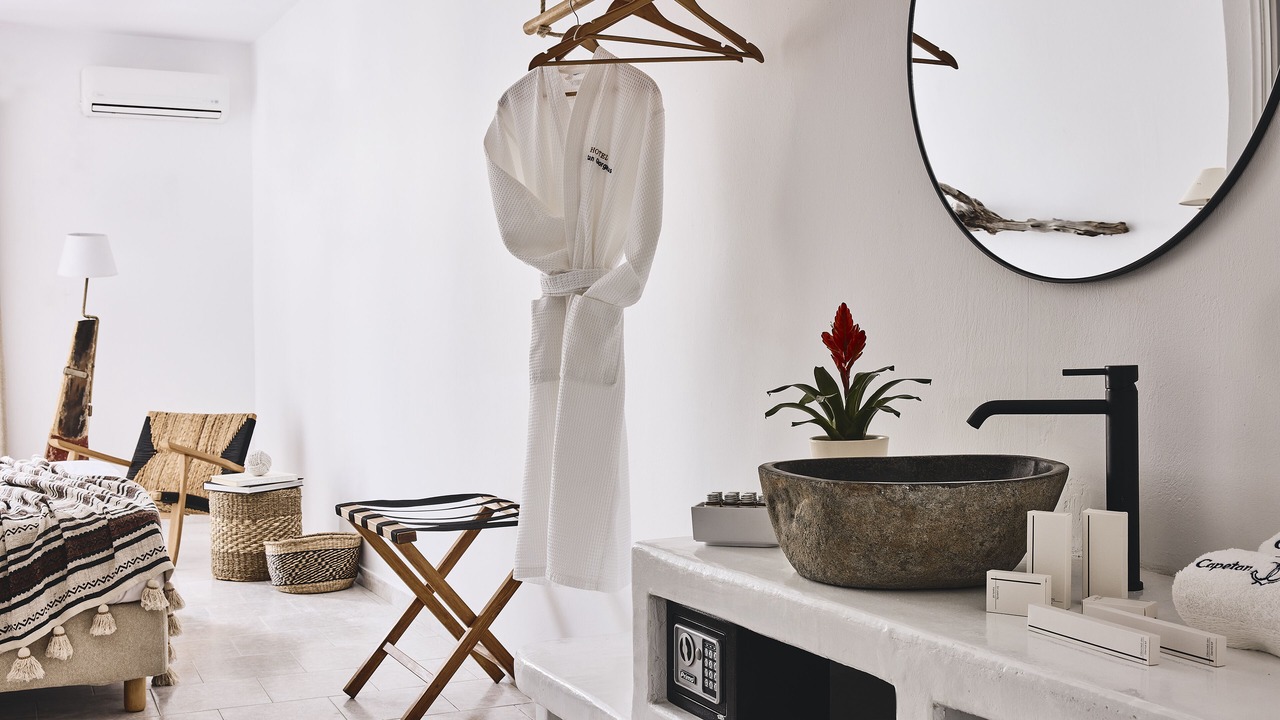 Photo of Bedroom in Adamas
