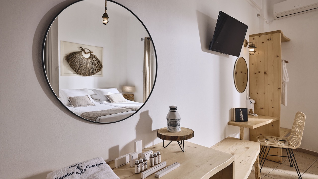 Photo of Bedroom in Adamas