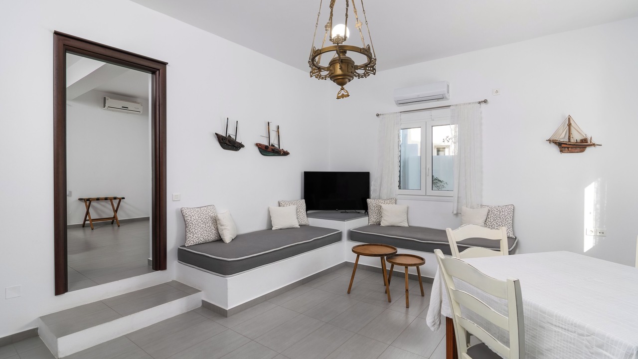 Photo of Bedroom in Adamas
