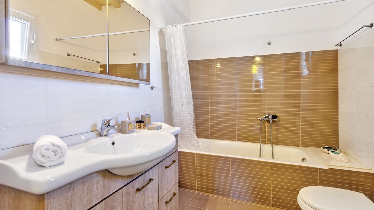 Photo of Bathroom in Ornos