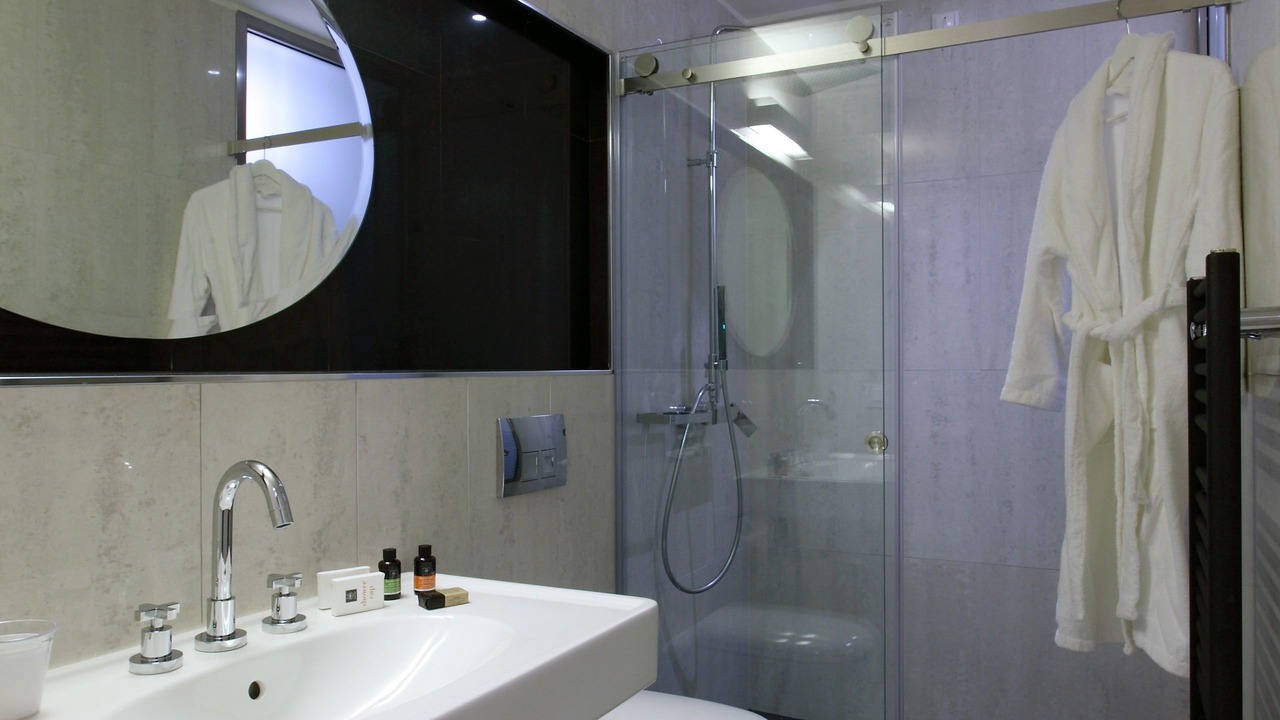 Photo of Bathroom in Ioannina Town Centre