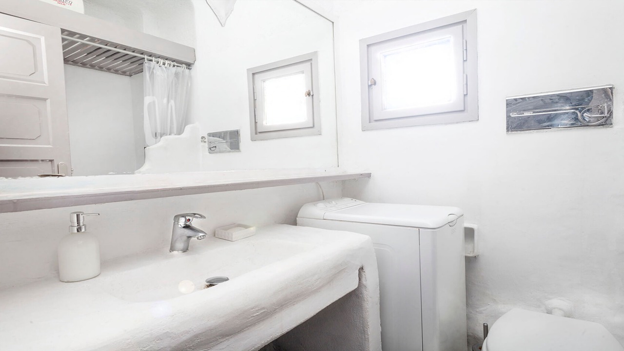 Photo of Bathroom in Agios Ioannis