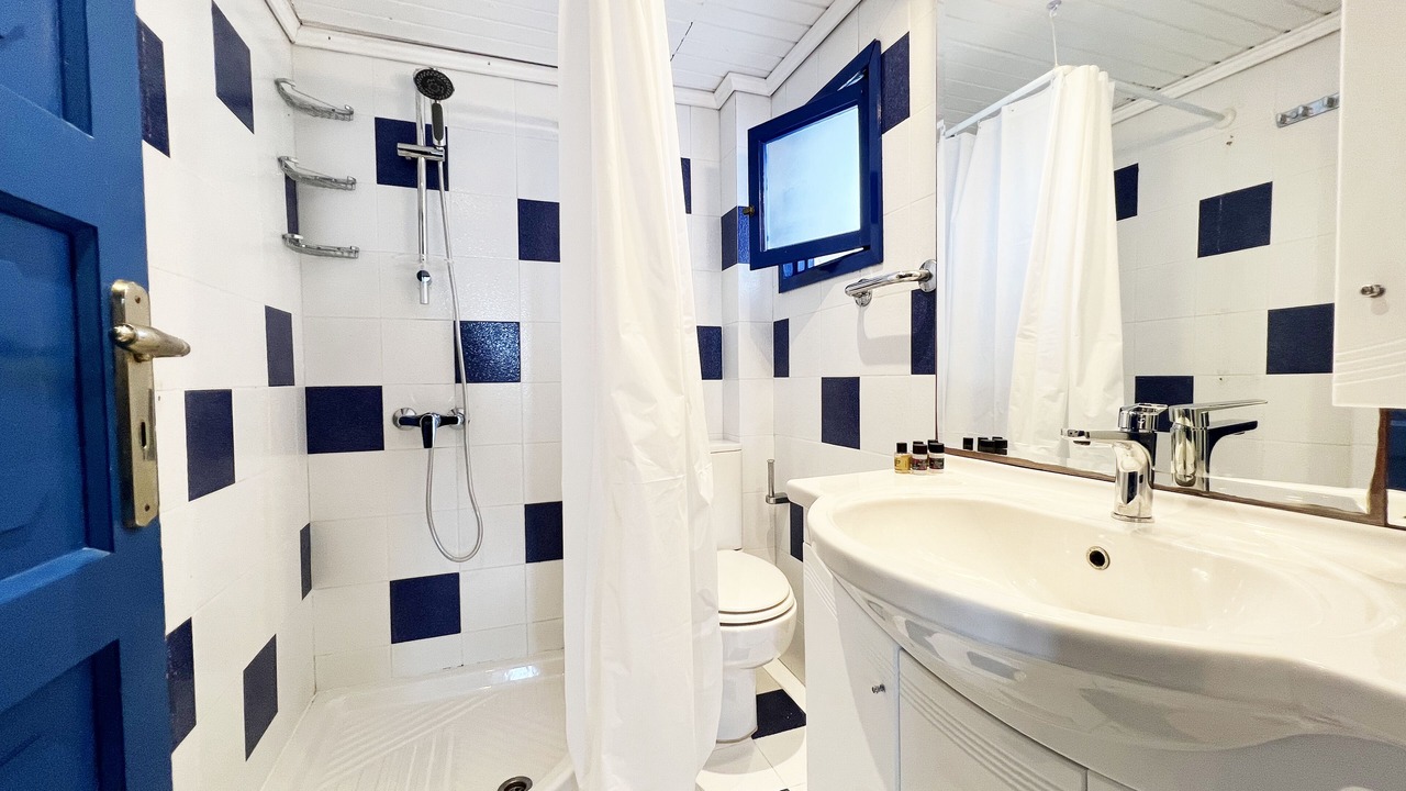 Photo of Bathroom in Agios Ioannis