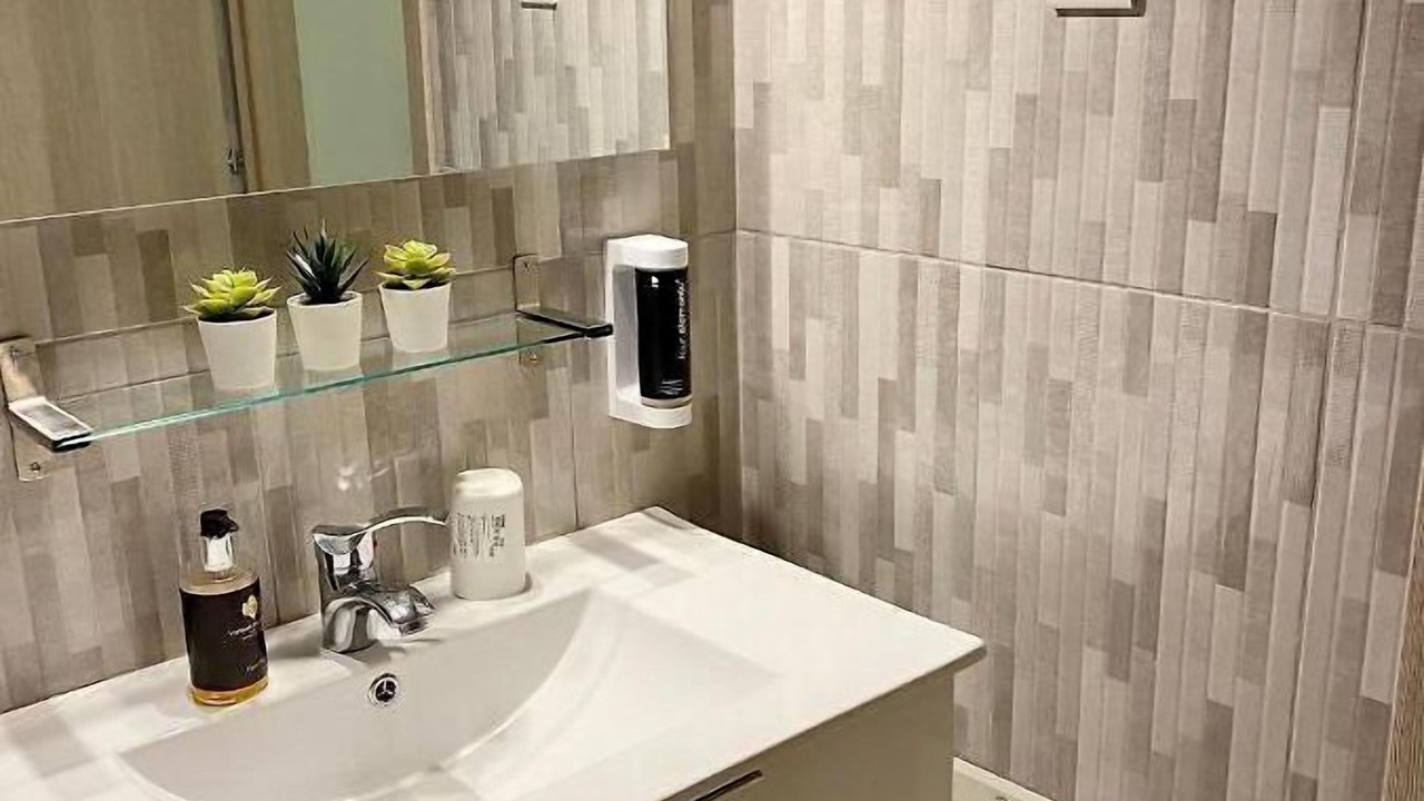 Photo of Bathroom in Exarhia
