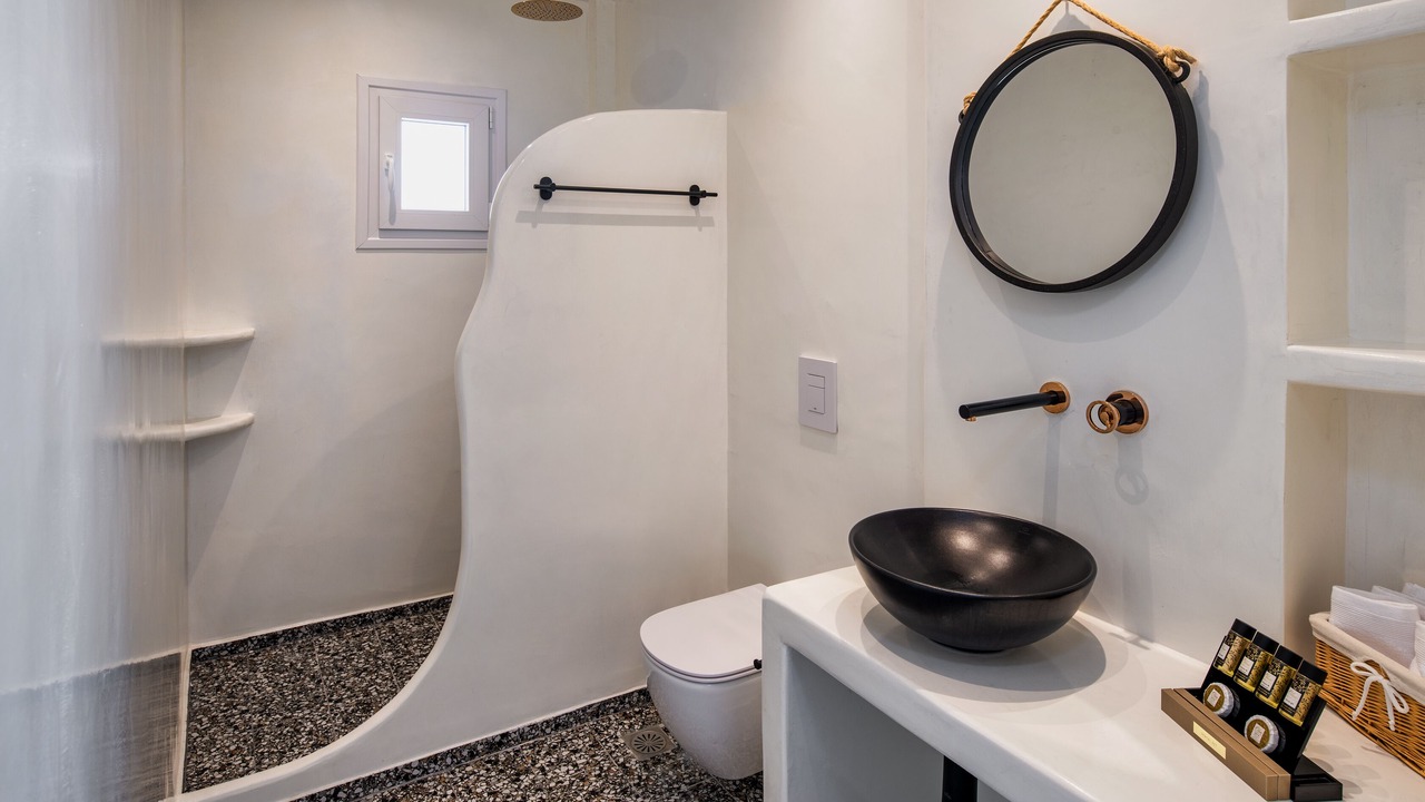 Photo of Bathroom in Kamari