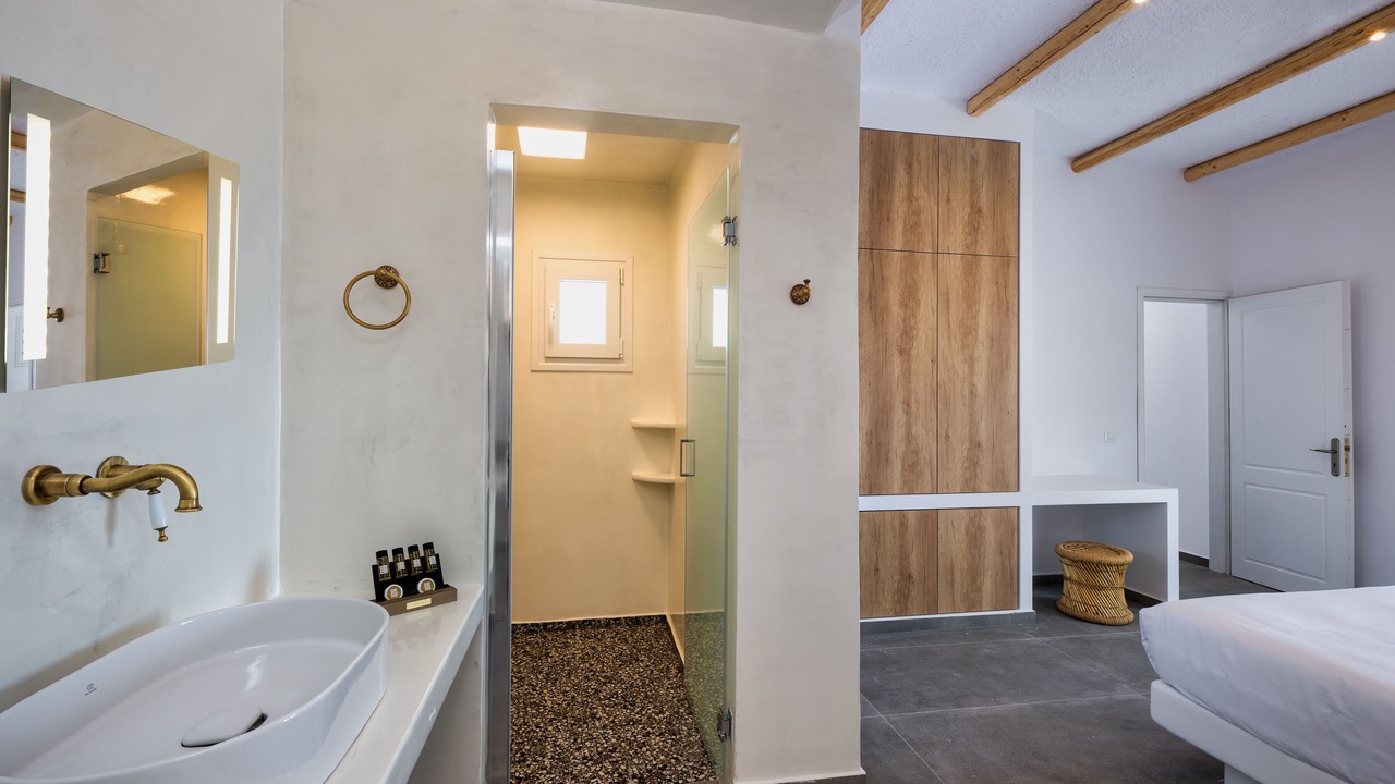 Photo of Bathroom in Kamari