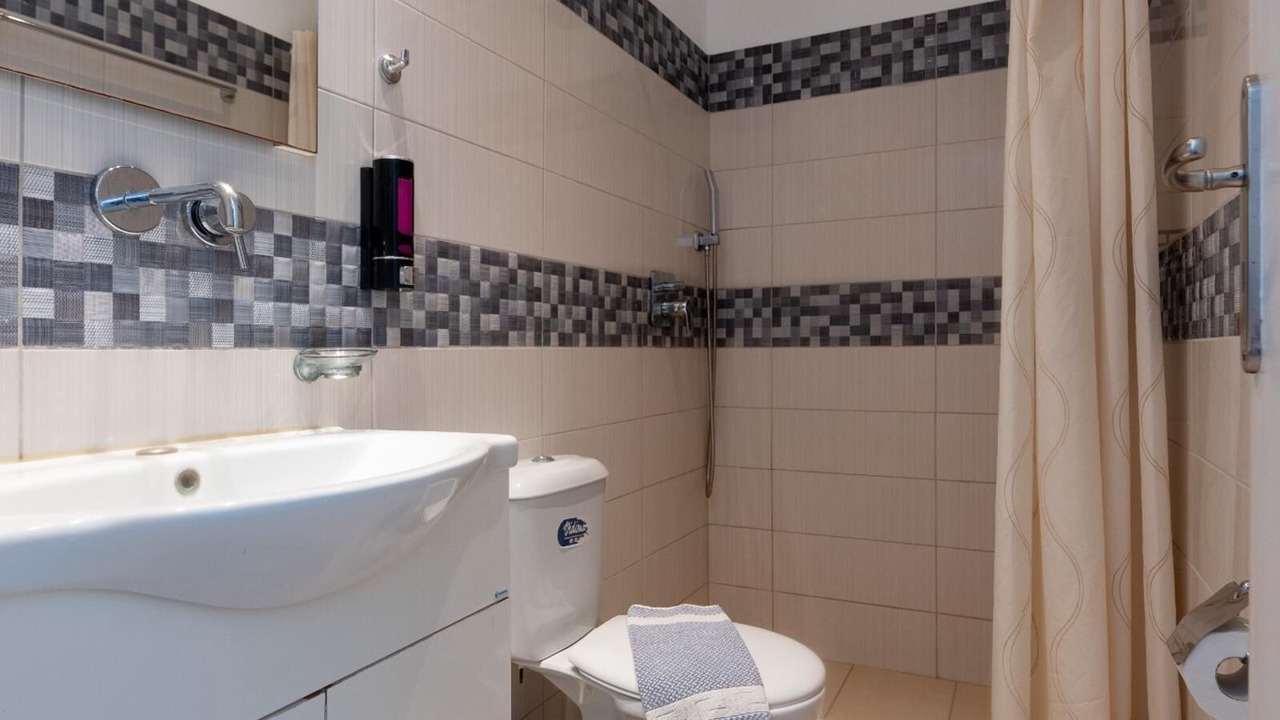 Photo of Bathroom in Perissa