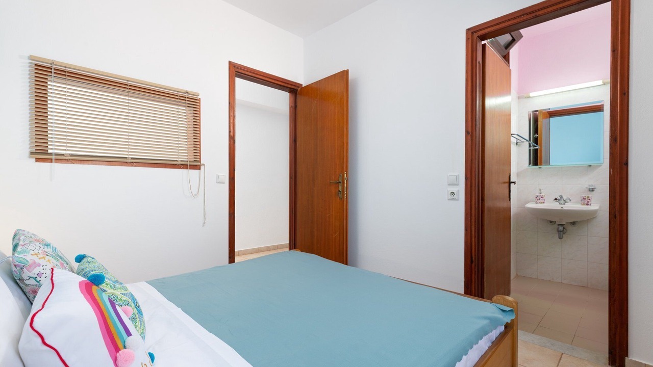 Photo of Bedroom in Haraki