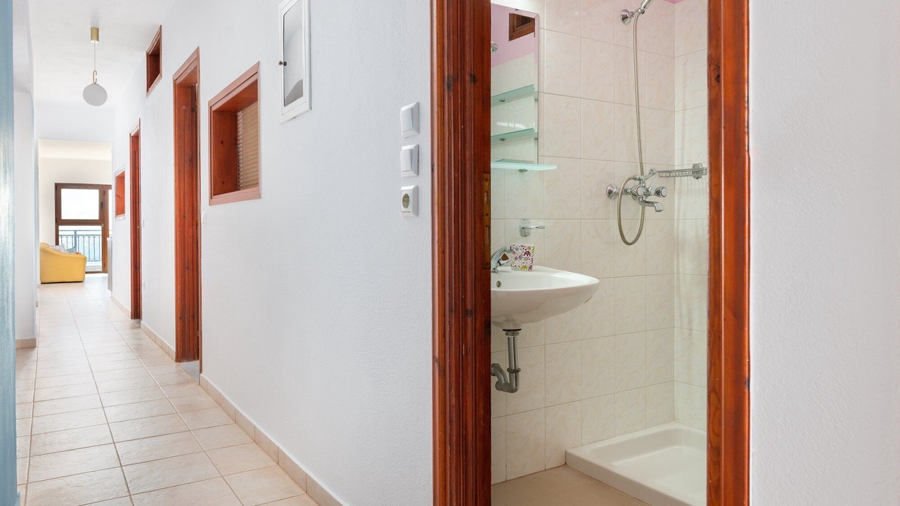 Photo of Bathroom in Haraki