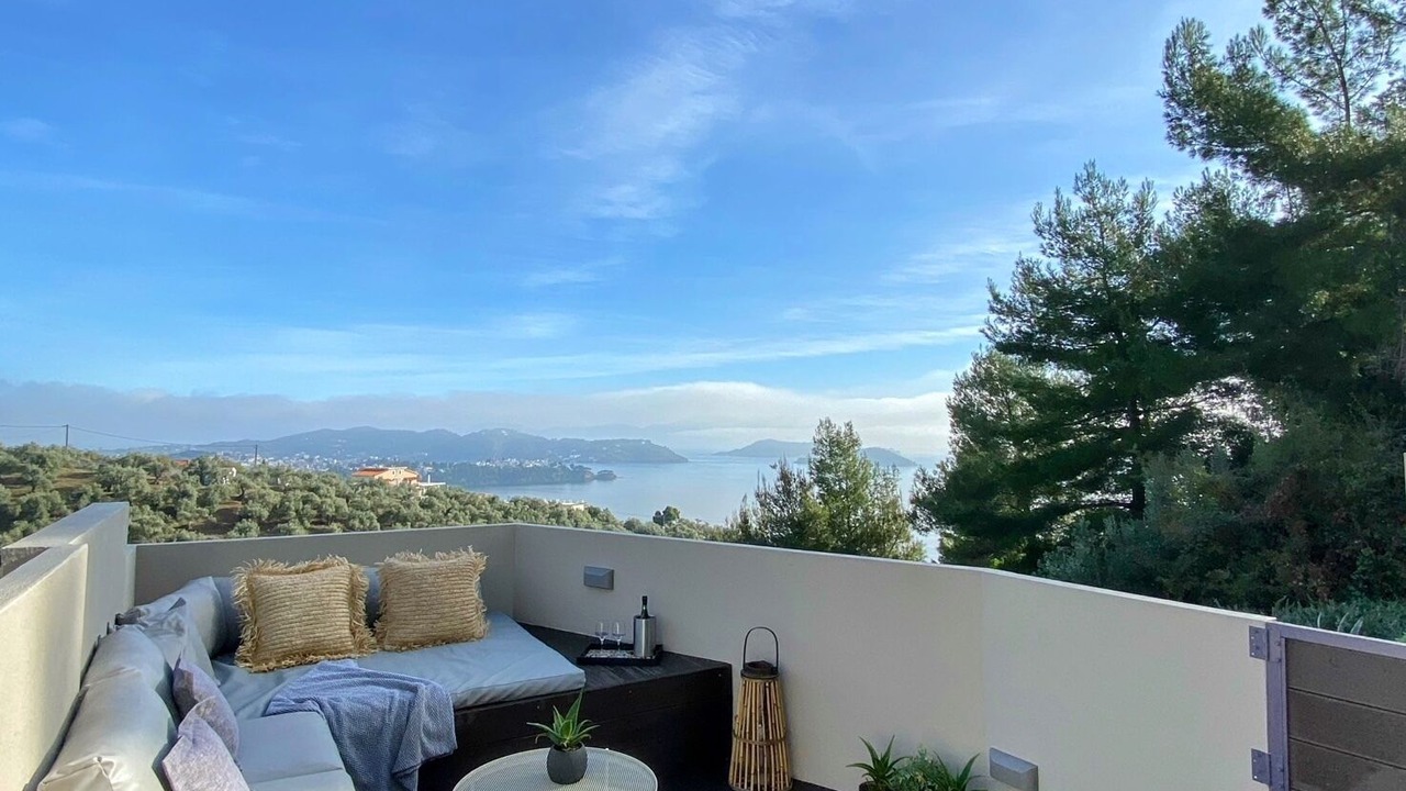 Photo of Patio Balcony in Katsarou
