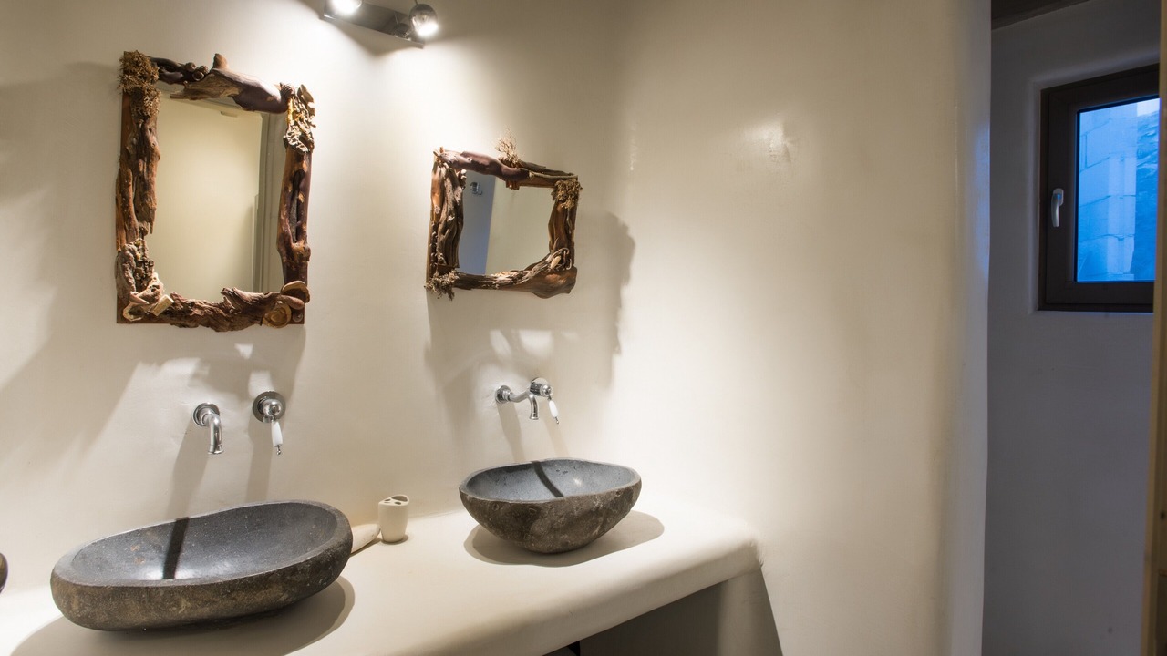 Photo of Bathroom in Plintri