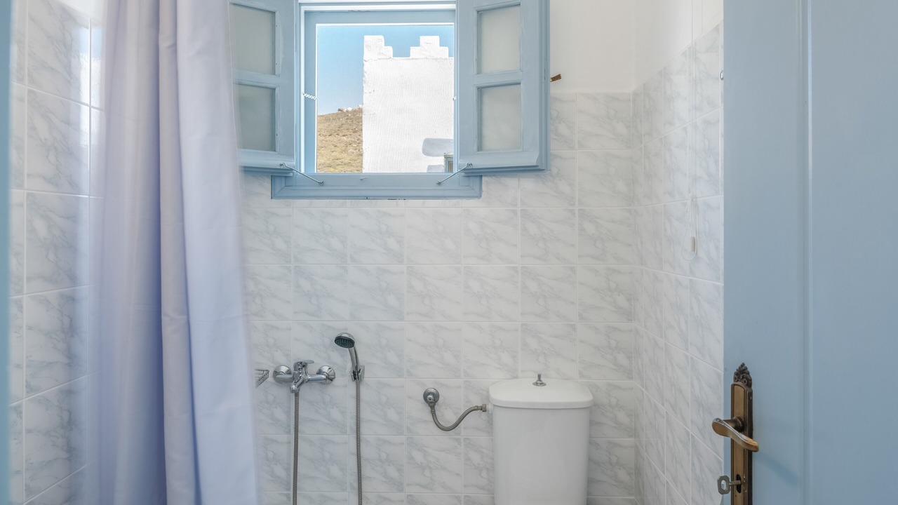 Photo of Bathroom in Grikos