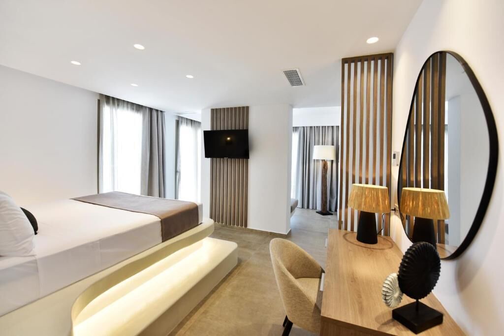 Photo of Bedroom in Adamas