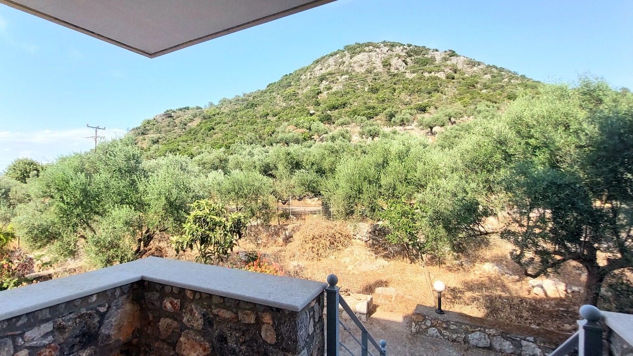 Photo of Outdoor in West Mani