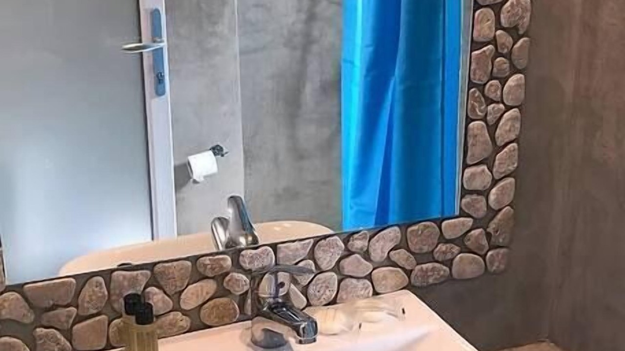 Photo of Bathroom in Glastros