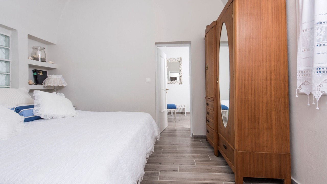 Photo of Bedroom in Fira