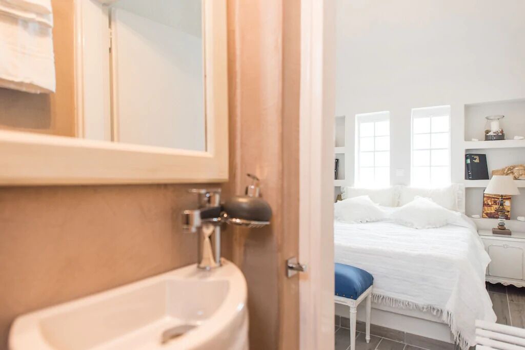Photo of Bathroom in Fira