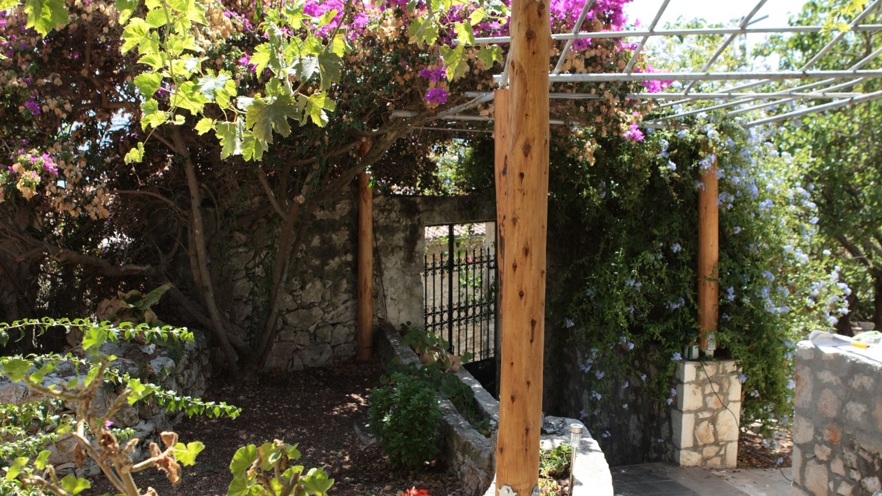 Photo of Outdoor in Tselendata