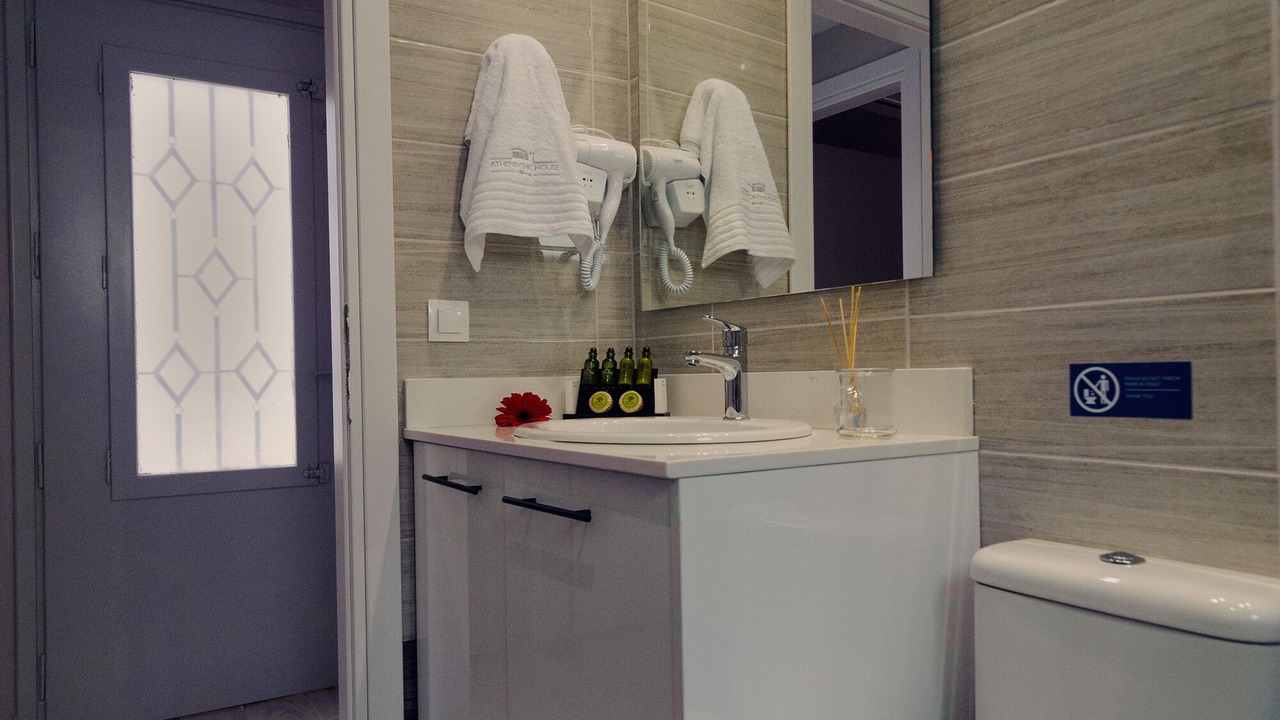 Photo of Bathroom in Neos Kosmos