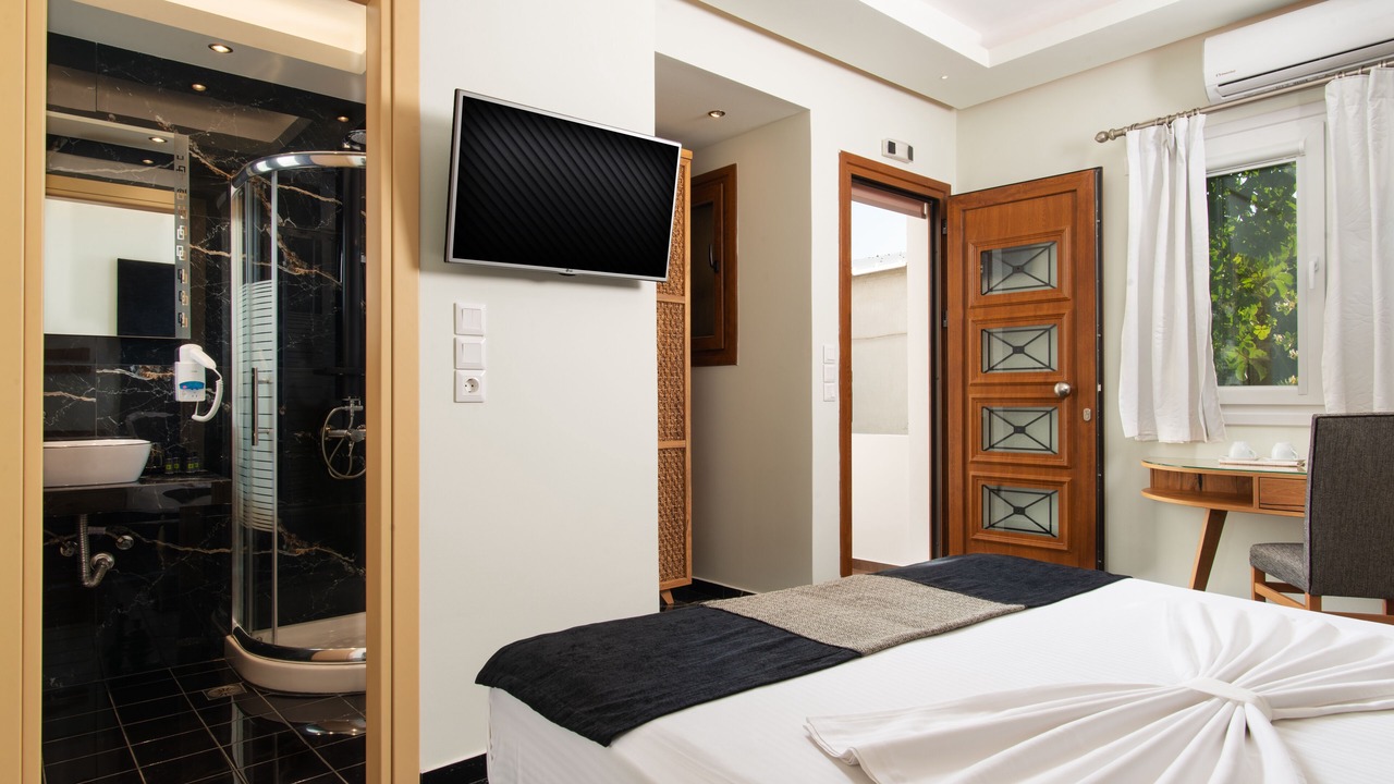 Photo of Bedroom in Adamas