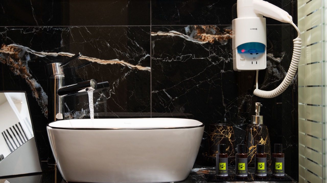 Photo of Bathroom in Adamas