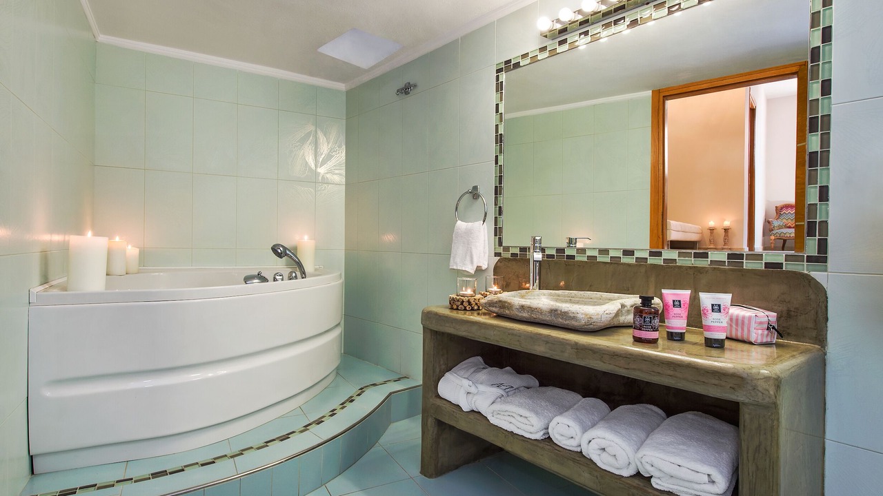 Photo of Bathroom in Fira