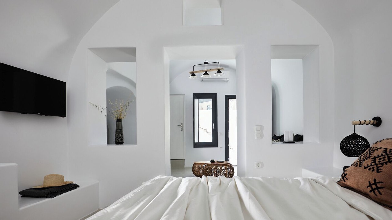 Photo of Bedroom in Oia