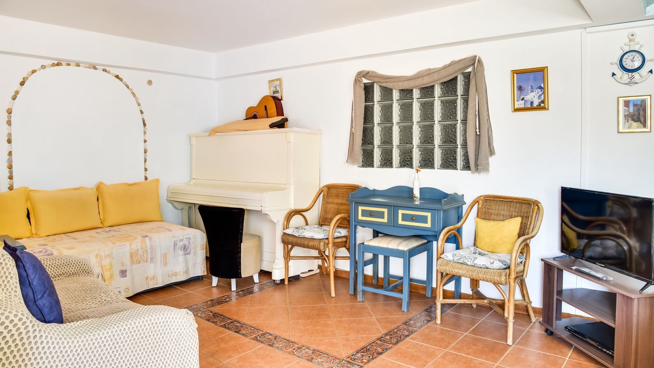 Photo of Livingroom in Azolimnos
