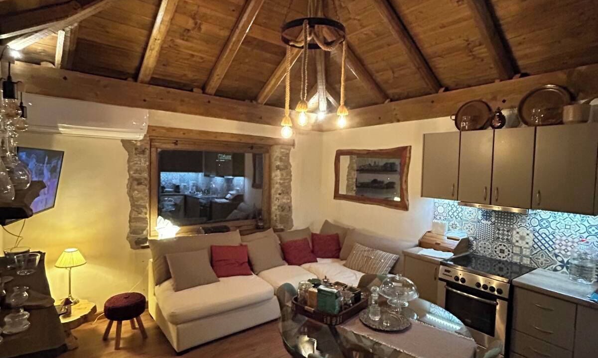 Photo of Livingroom in Karpenisi