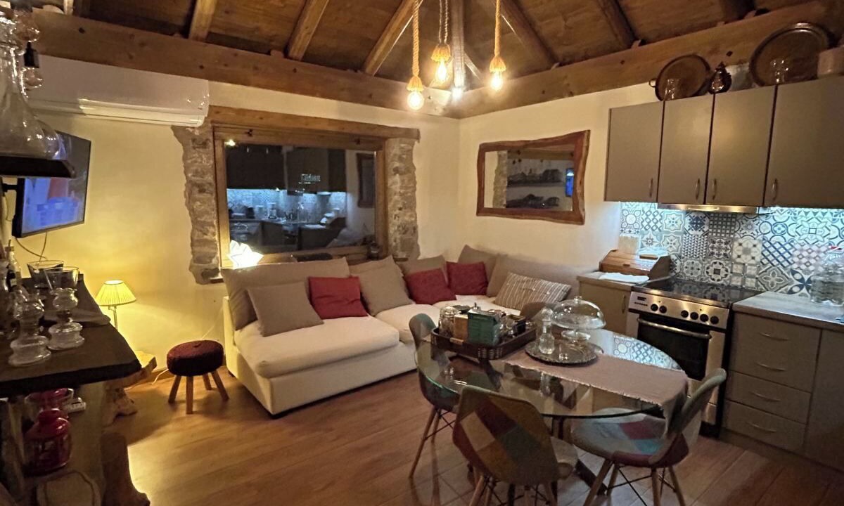 Photo of Livingroom in Karpenisi