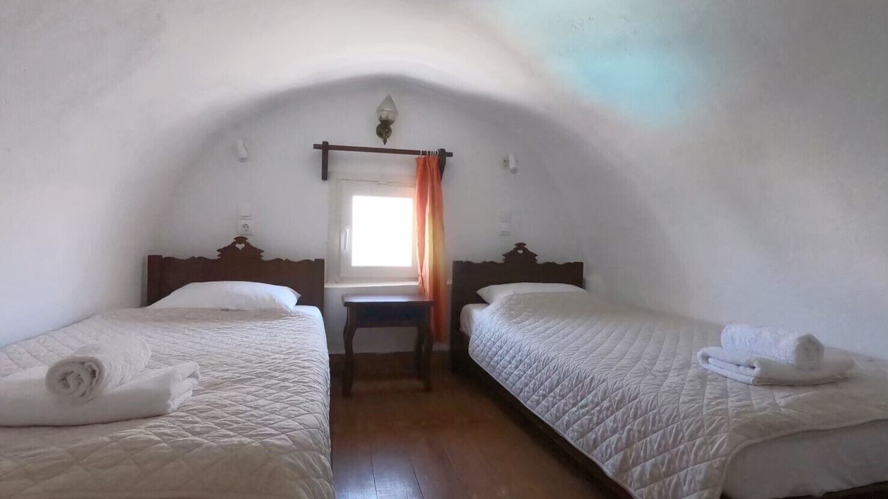 Photo of Bedroom in Perissa
