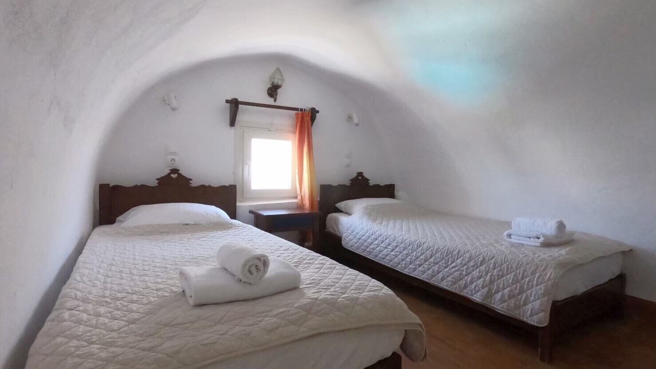 Photo of Bedroom in Perissa