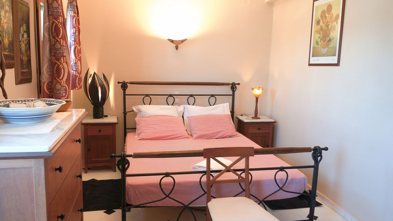 Photo of Bedroom in Fira