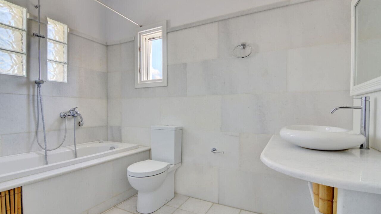 Photo of Bathroom in Maragas