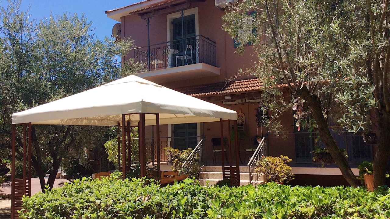 Photo of Patio Balcony in Leivathos