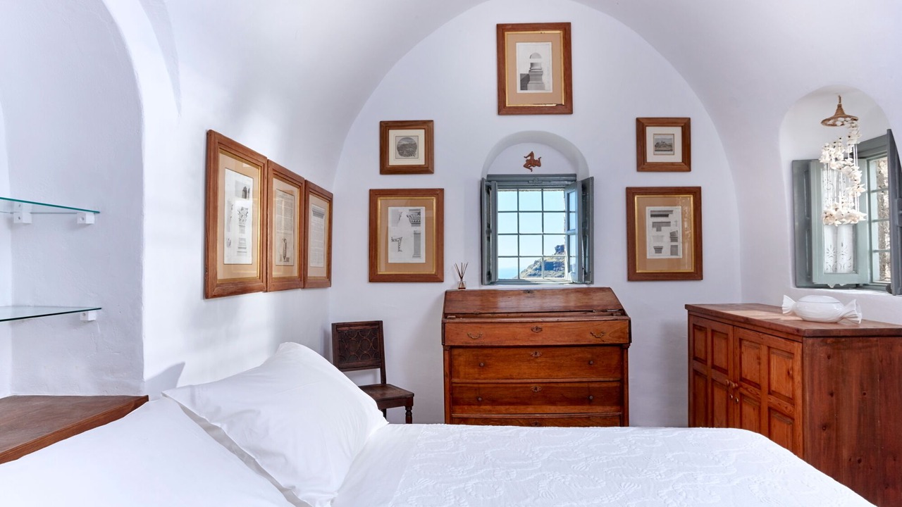 Photo of Bedroom in Fira