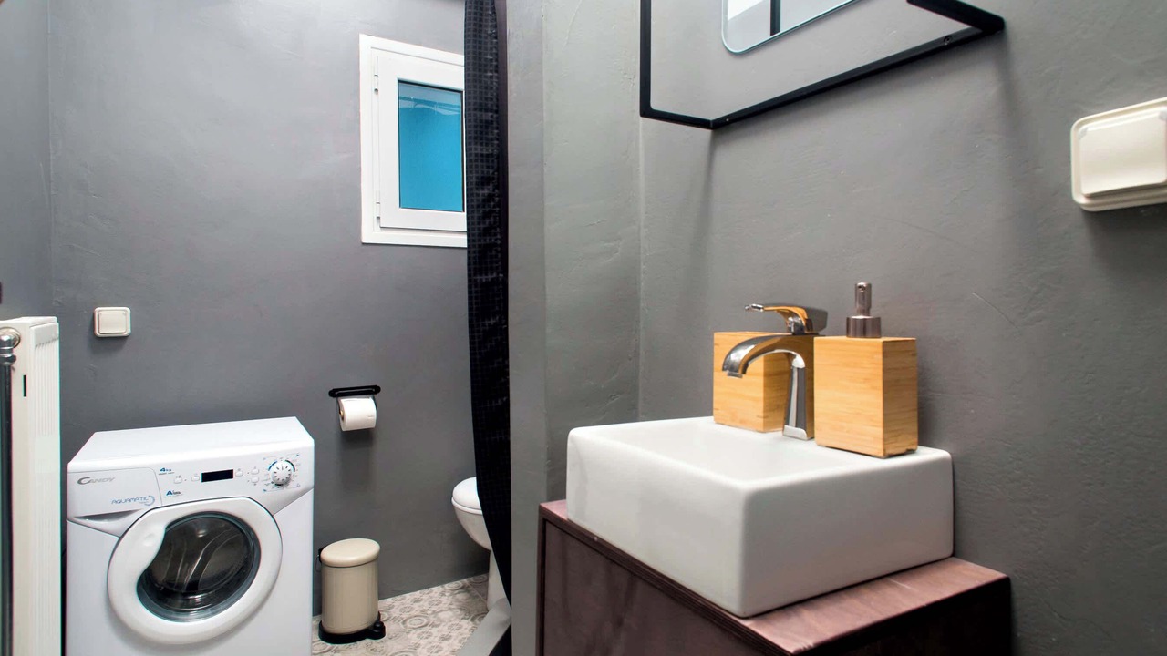 Photo of Bathroom in Kerameikos