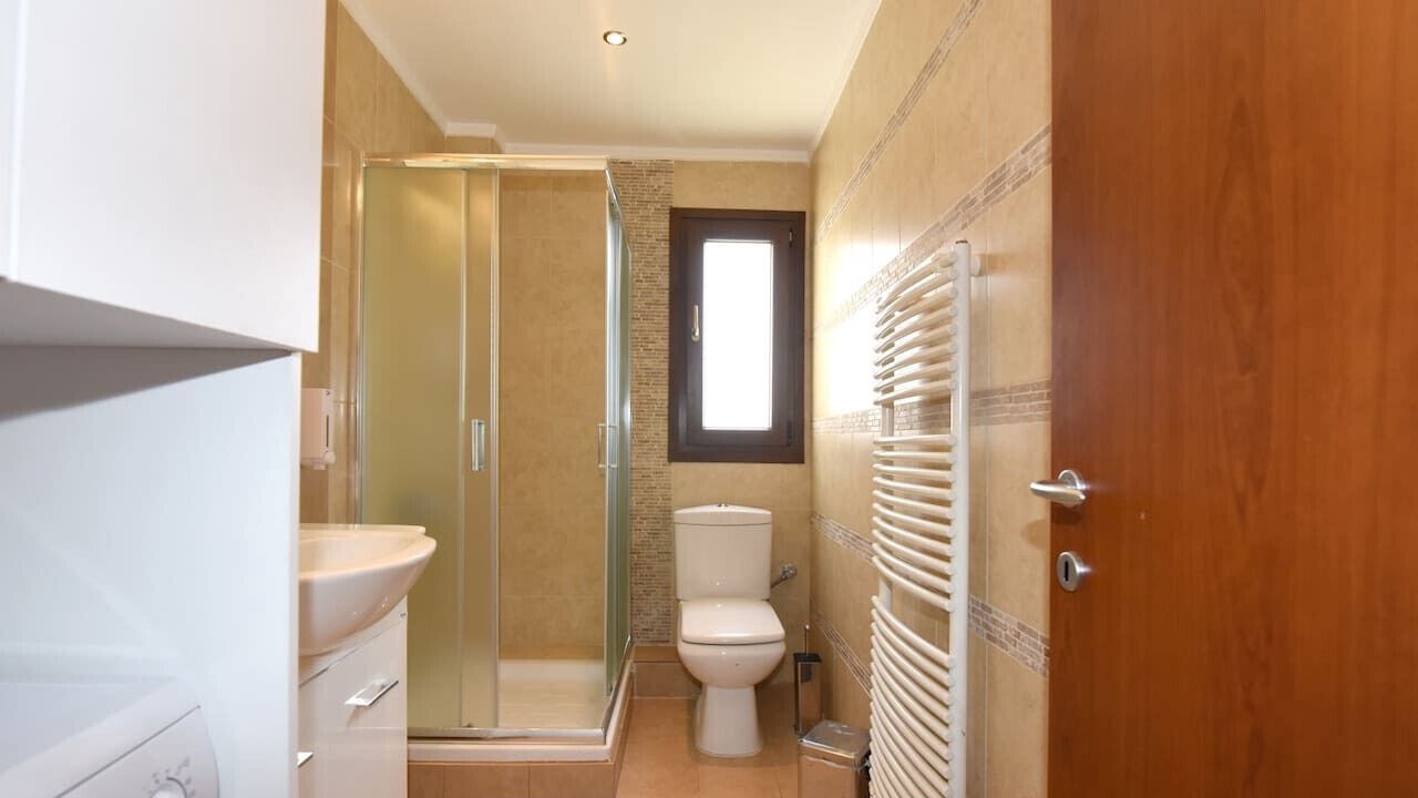 Photo of Bathroom in Flogita