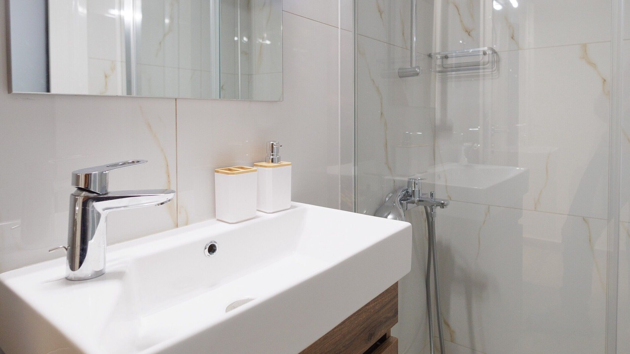 Photo of Bathroom in Metaxourgio