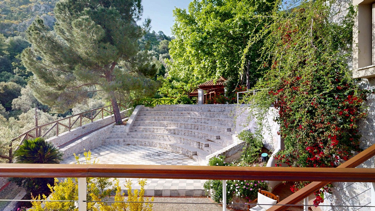 Photo of Outdoor in Melissopetra