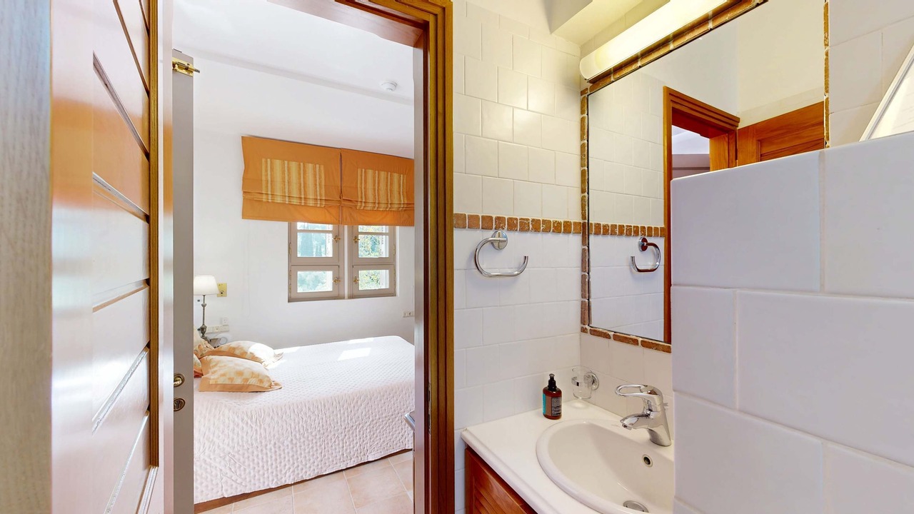 Photo of Bathroom in Melissopetra