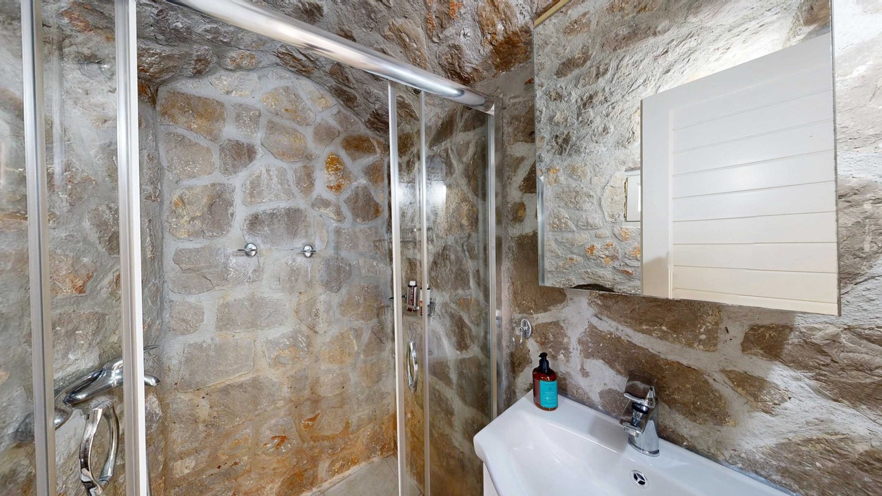 Photo of Bathroom in Melissopetra