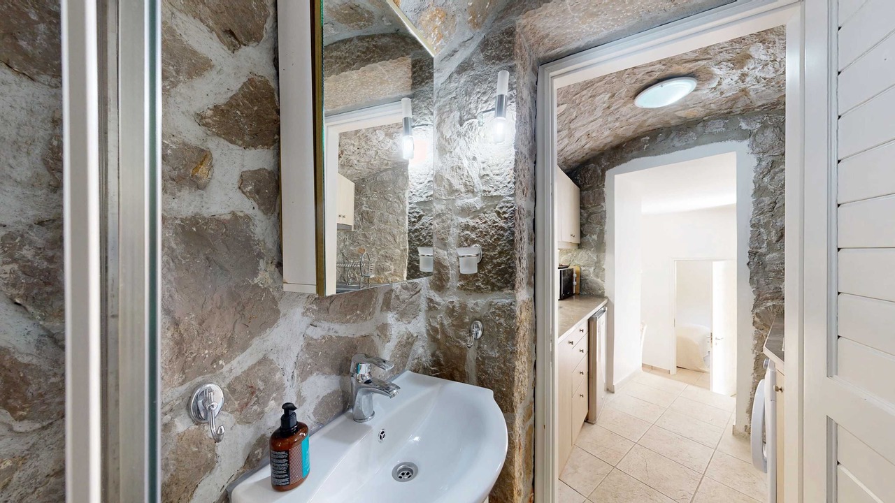 Photo of Bathroom in Melissopetra