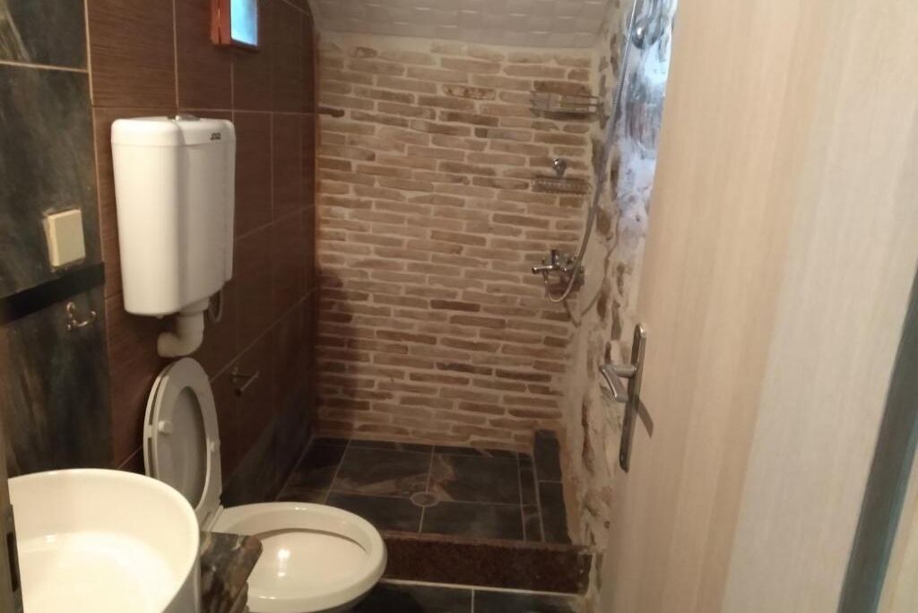 Photo of Bathroom in Omales
