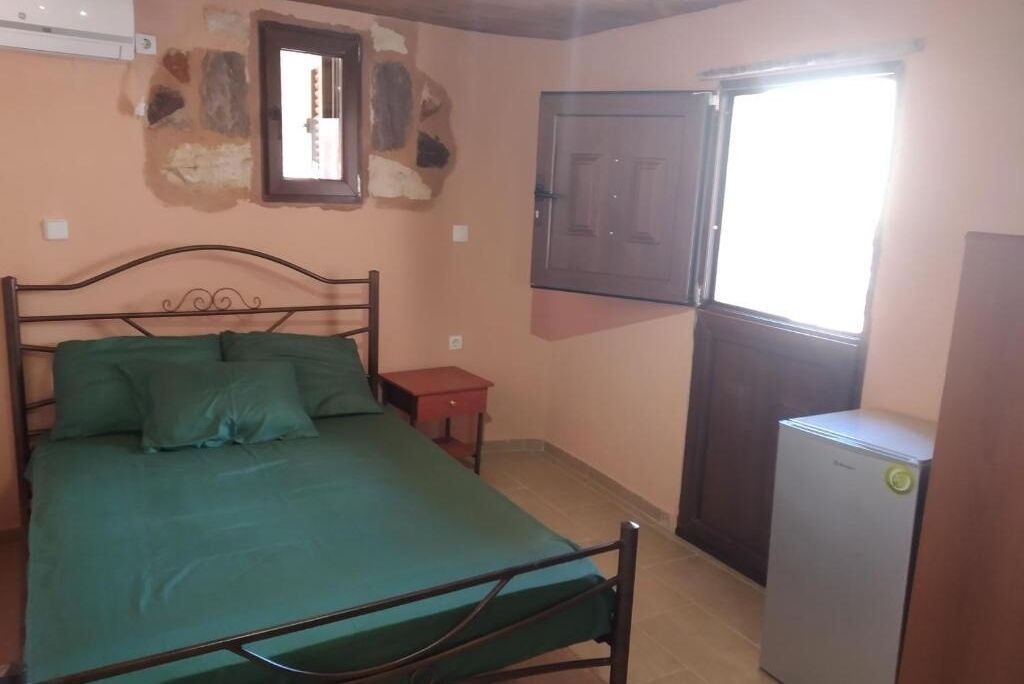Photo of Bedroom in Omales