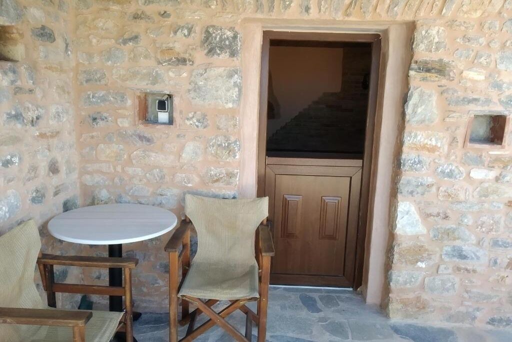 Photo of Outdoor in Omales
