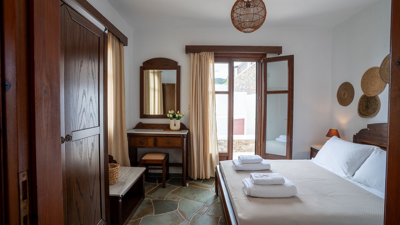 Photo of Bedroom in Platis Gialos